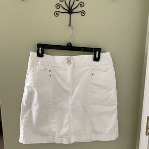 White Karen Scott  size 10P.    New without tags